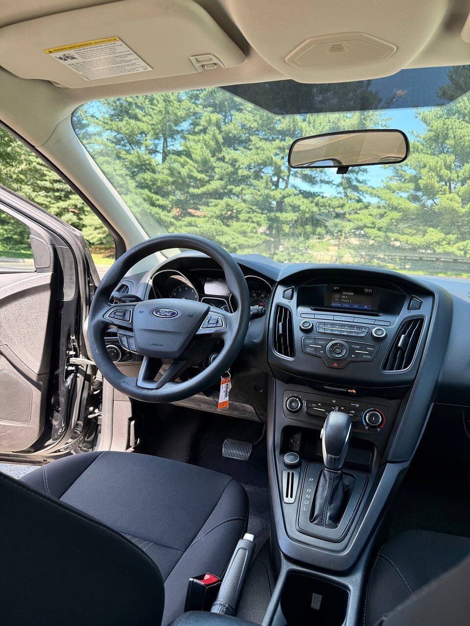 Used 2017 Ford Focus SE FWD image 20