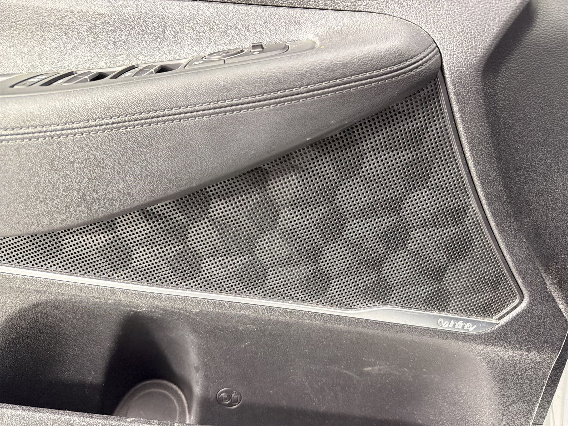 Used 2020 Hyundai Santa Fe SEL w/ Convenience Package image 21