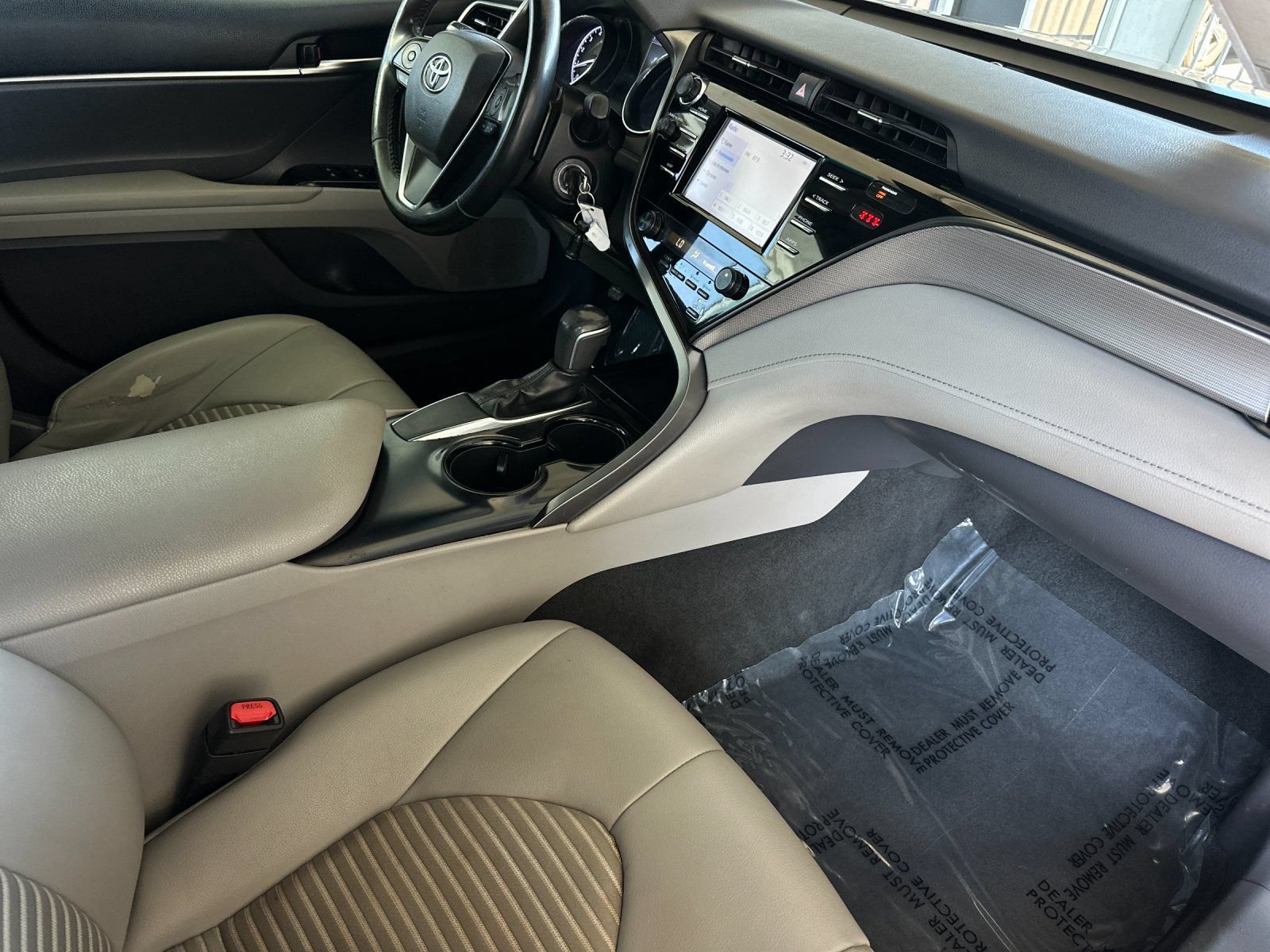 Used 2019 Toyota Camry SE FWD image 14
