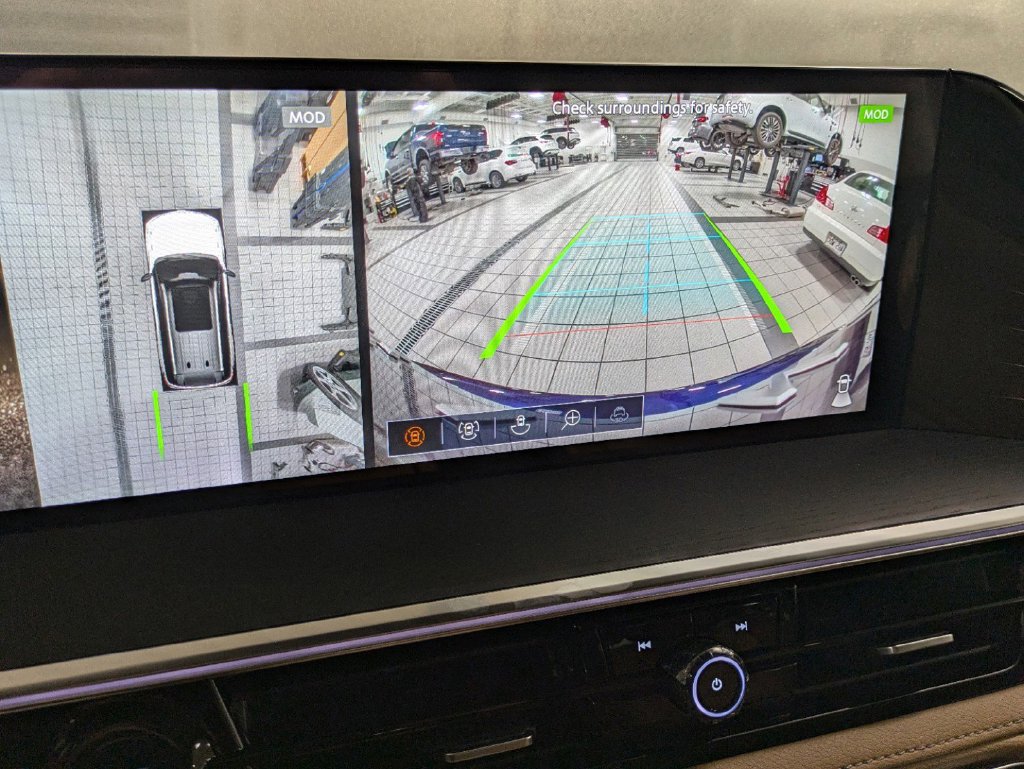 Used 2025 INFINITI QX80 Sensory AWD/4WD image 6