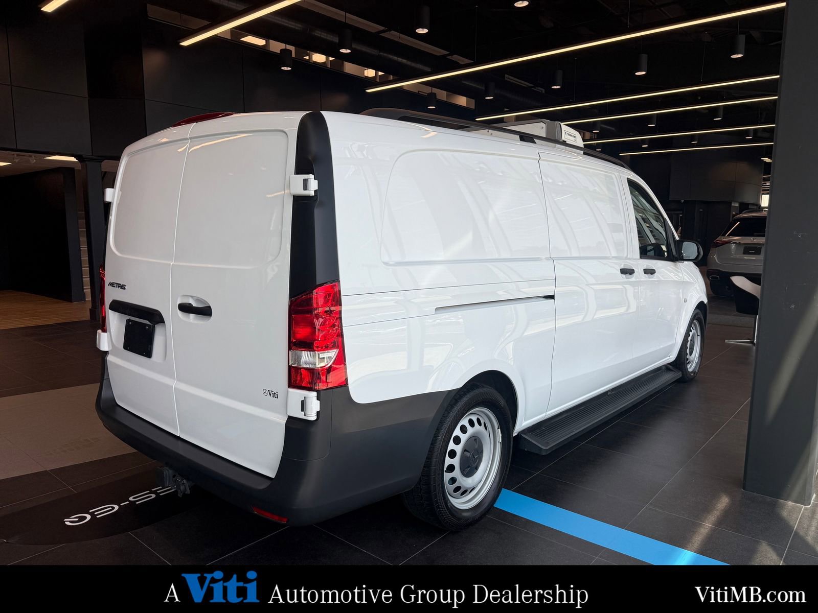 Used 2023 Mercedes-Benz Metris image 7