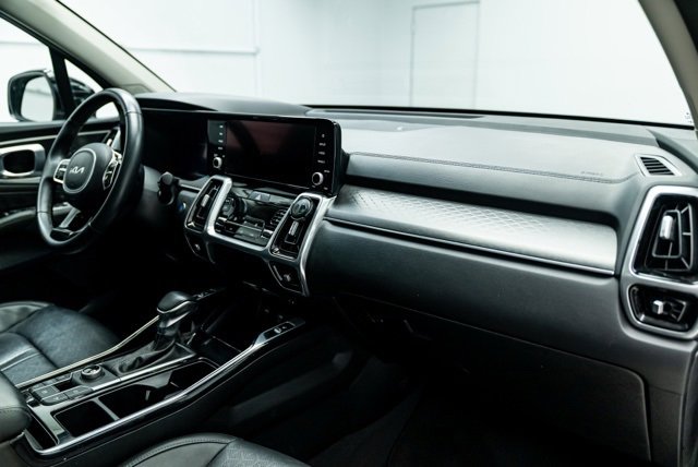 Used 2023 Kia Sorento SX image 14