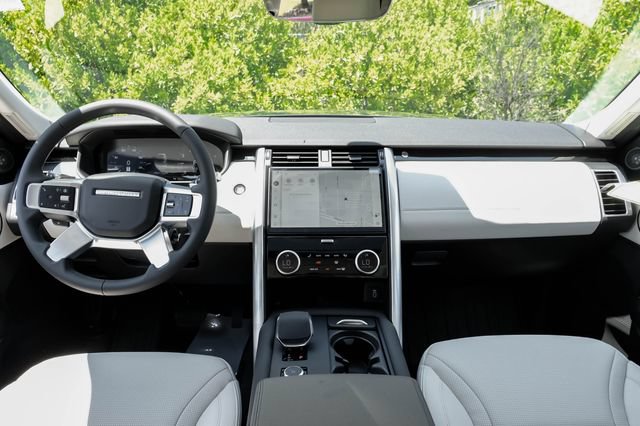 New 2026 Land Rover Discovery S AWD/4WD image 19