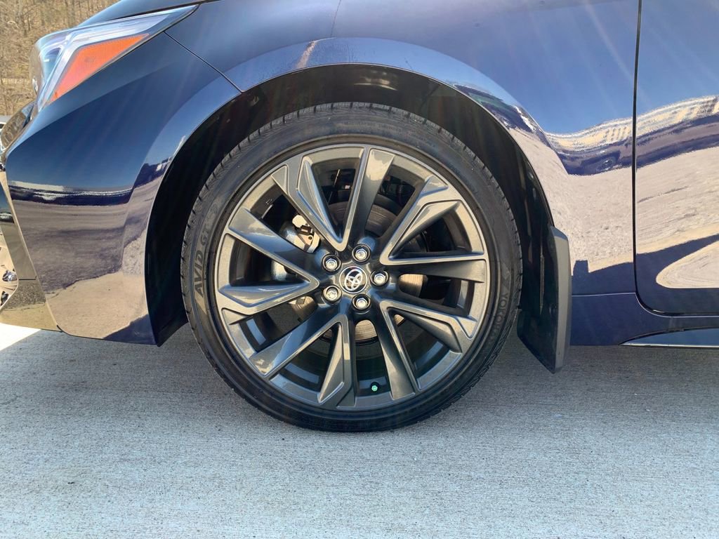 Used 2025 Toyota Corolla SE w/ SE Premium Package image 34