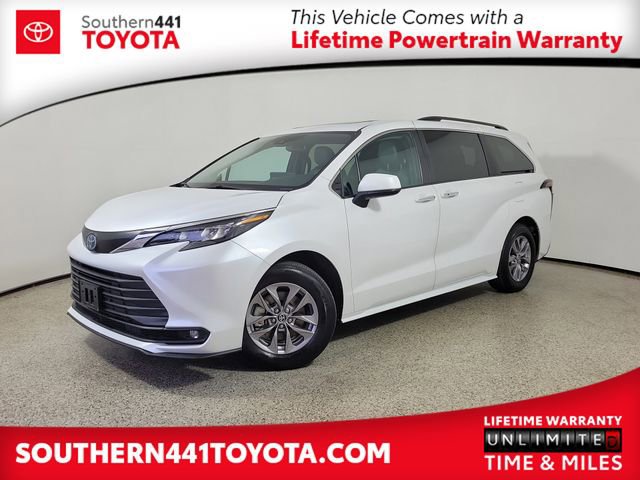 Used 2025 Toyota Sienna XLE
