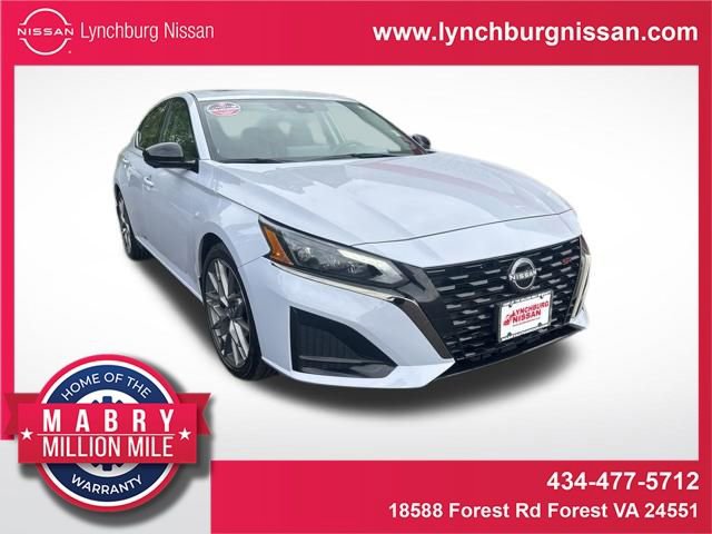 Used 2024 Nissan Altima 2.0 SR image 1