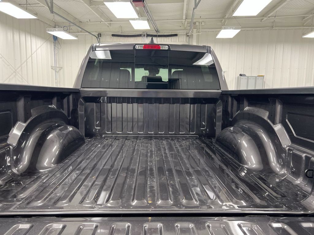 New 2026 RAM 1500 Express AWD/4WD image 23