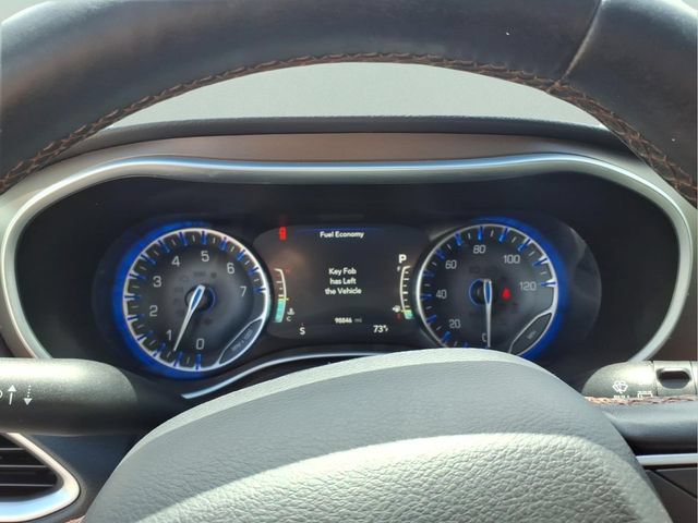 Used 2018 Chrysler Pacifica Touring-L Plus FWD image 21