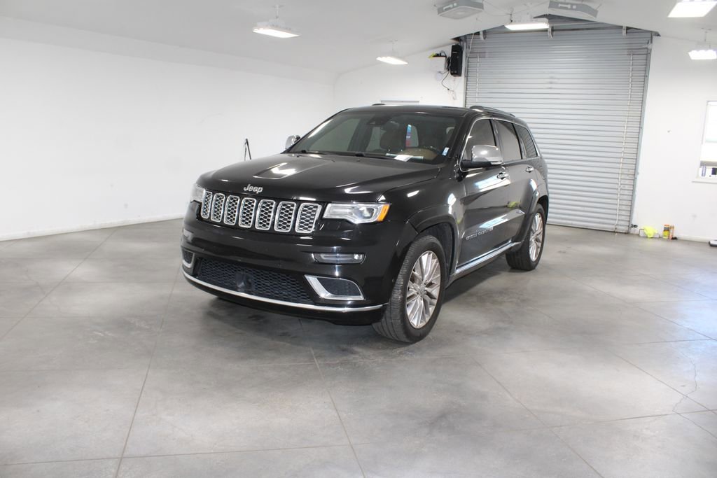 Used 2017 Jeep Grand Cherokee Summit image 4