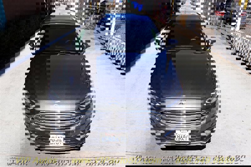 Used 2018 Ford Fusion Energi SE image 2