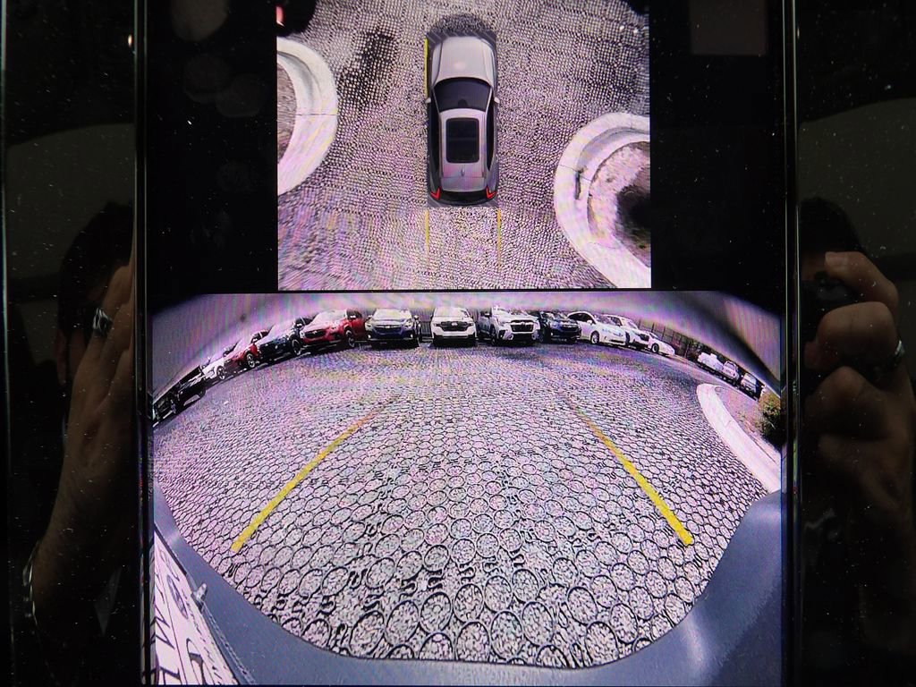 New 2025 Volvo XC40 B5 Ultra w/ Climate Package image 22