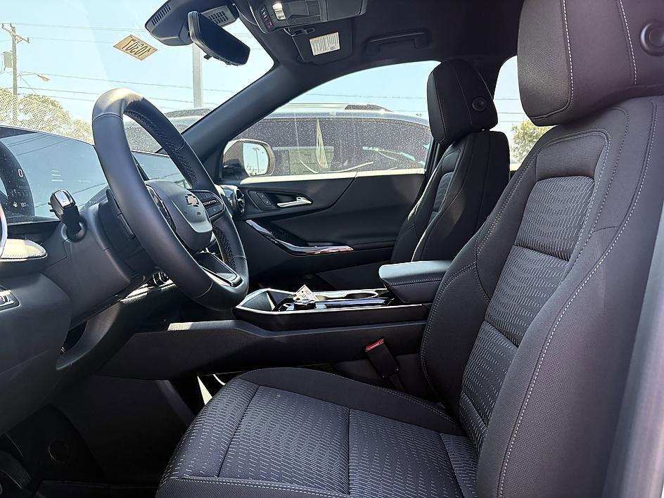 New 2026 Chevrolet Equinox LT w/ Safety and Technology Package AWD/4WD image 9