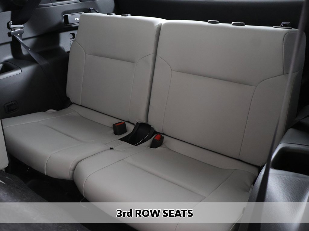 New 2025 Mitsubishi Outlander SE image 9