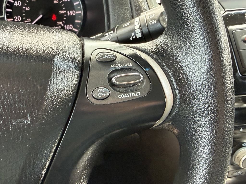 Used 2014 Nissan Pathfinder S FWD image 30