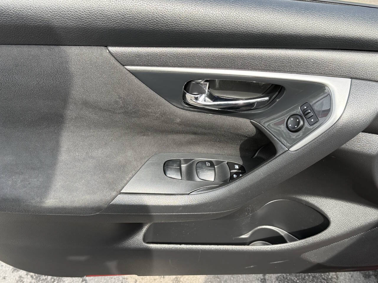 Used 2014 Nissan Altima 2.5 S FWD image 7