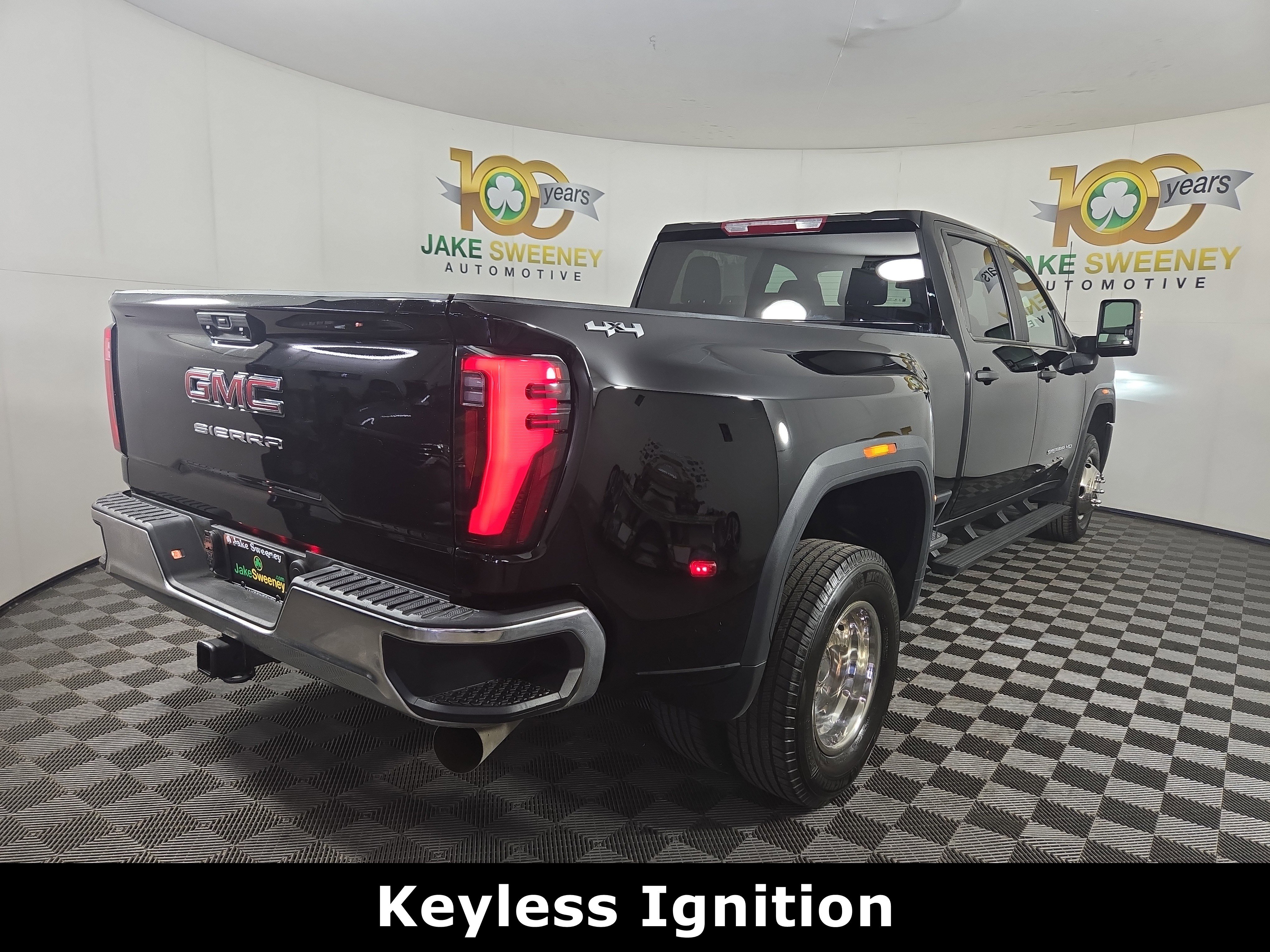 Certified 2025 GMC Sierra 3500 Pro AWD/4WD image 9