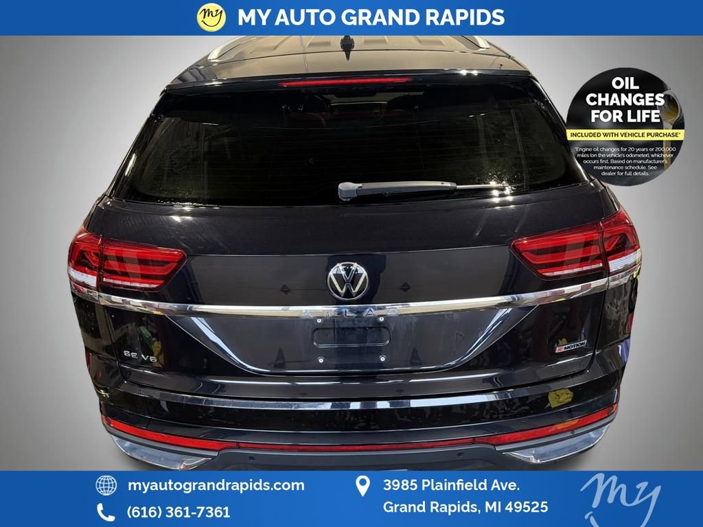 Used 2022 Volkswagen Atlas Cross Sport SE image 11