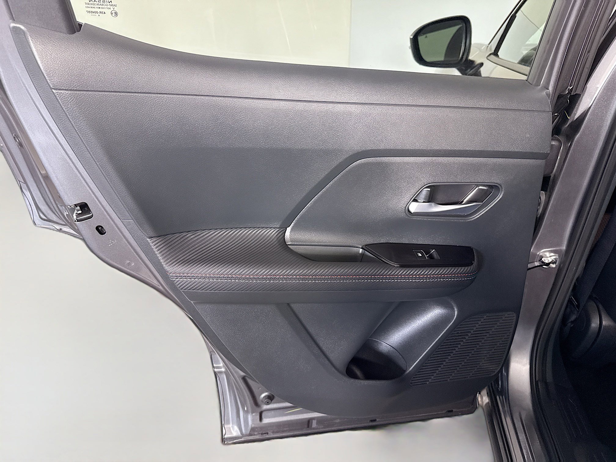 Used 2025 Nissan Kicks SR w/ Interior Electronics Package image 26