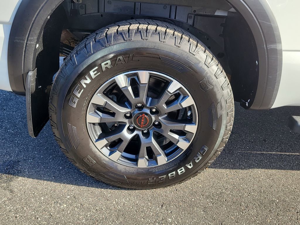 Used 2024 Nissan Titan PRO-4X w/ Pro-4x Convenience Package image 5
