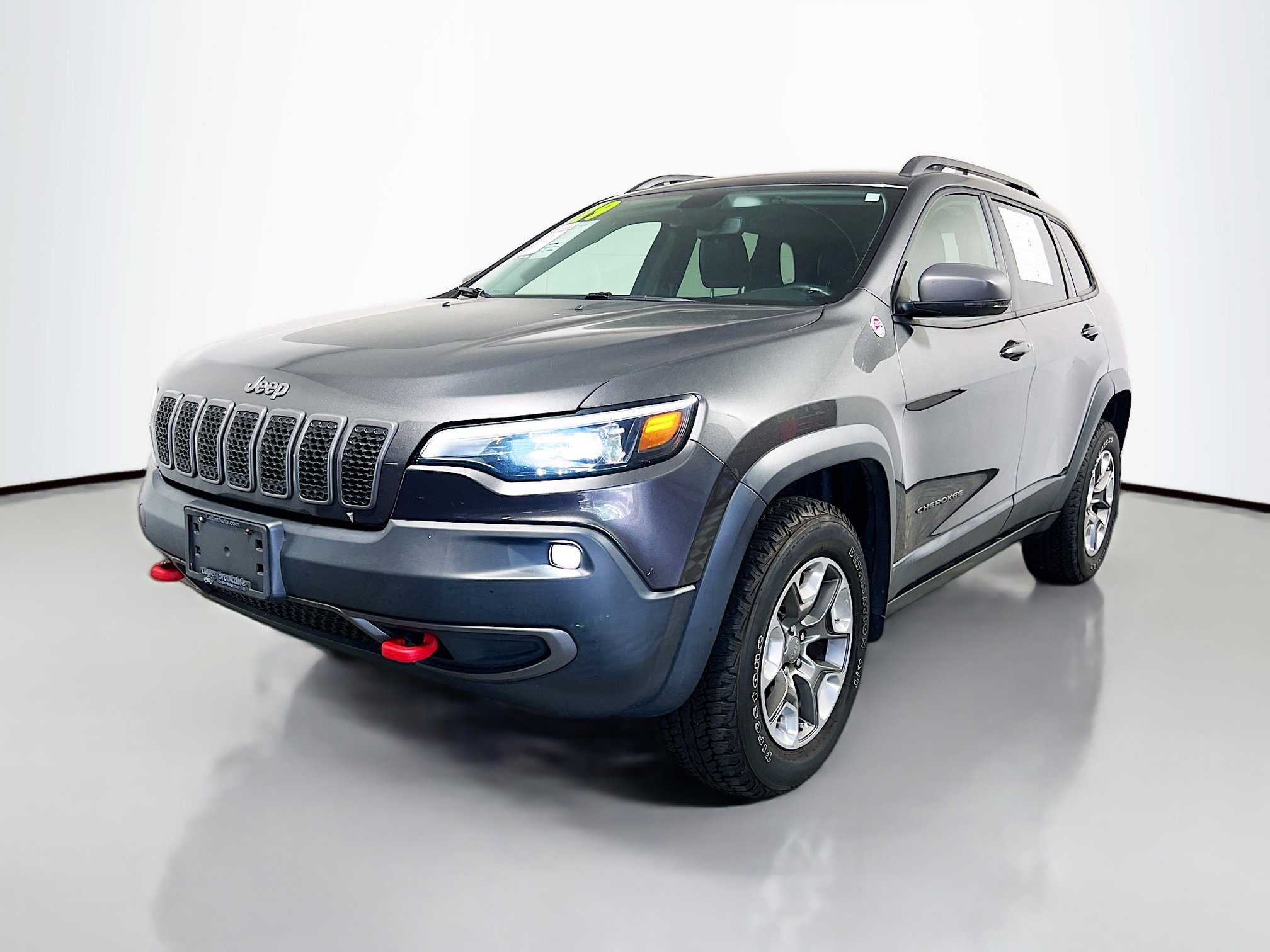 Used 2019 Jeep Cherokee Trailhawk w/ Cold Weather Group AWD/4WD image 10