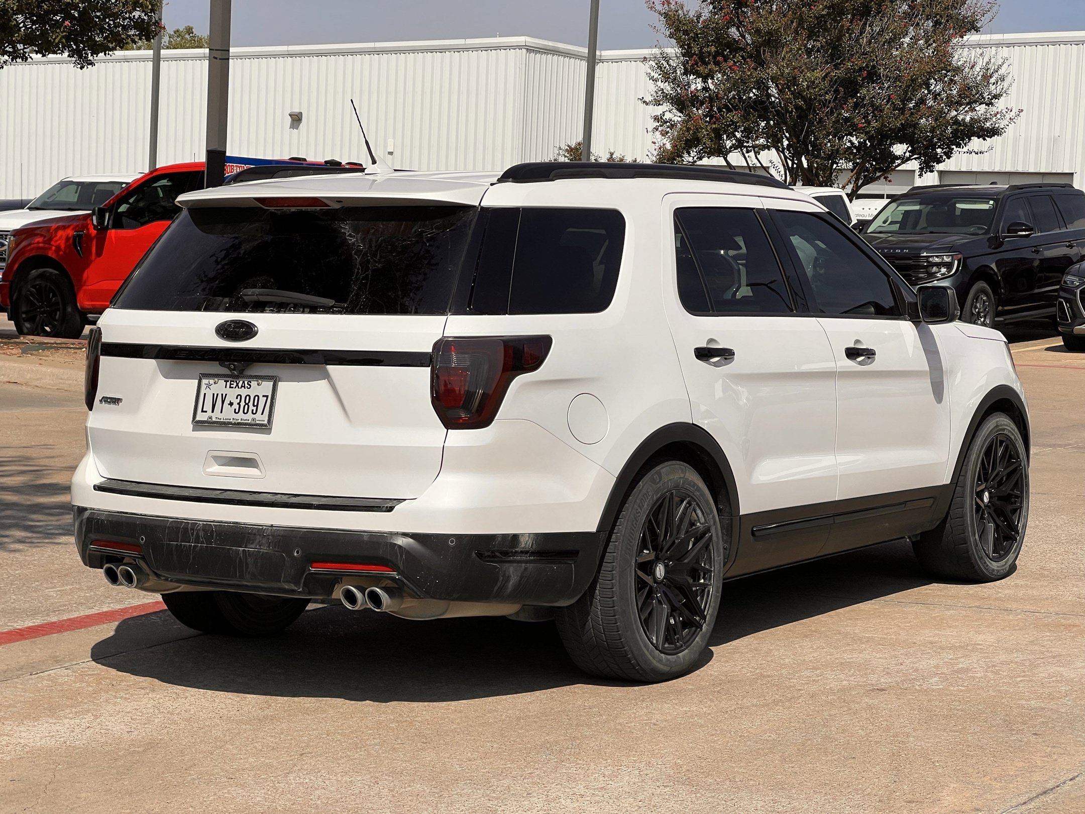Used 2018 Ford Explorer Sport w/ Equipment Group 401A AWD/4WD image 3
