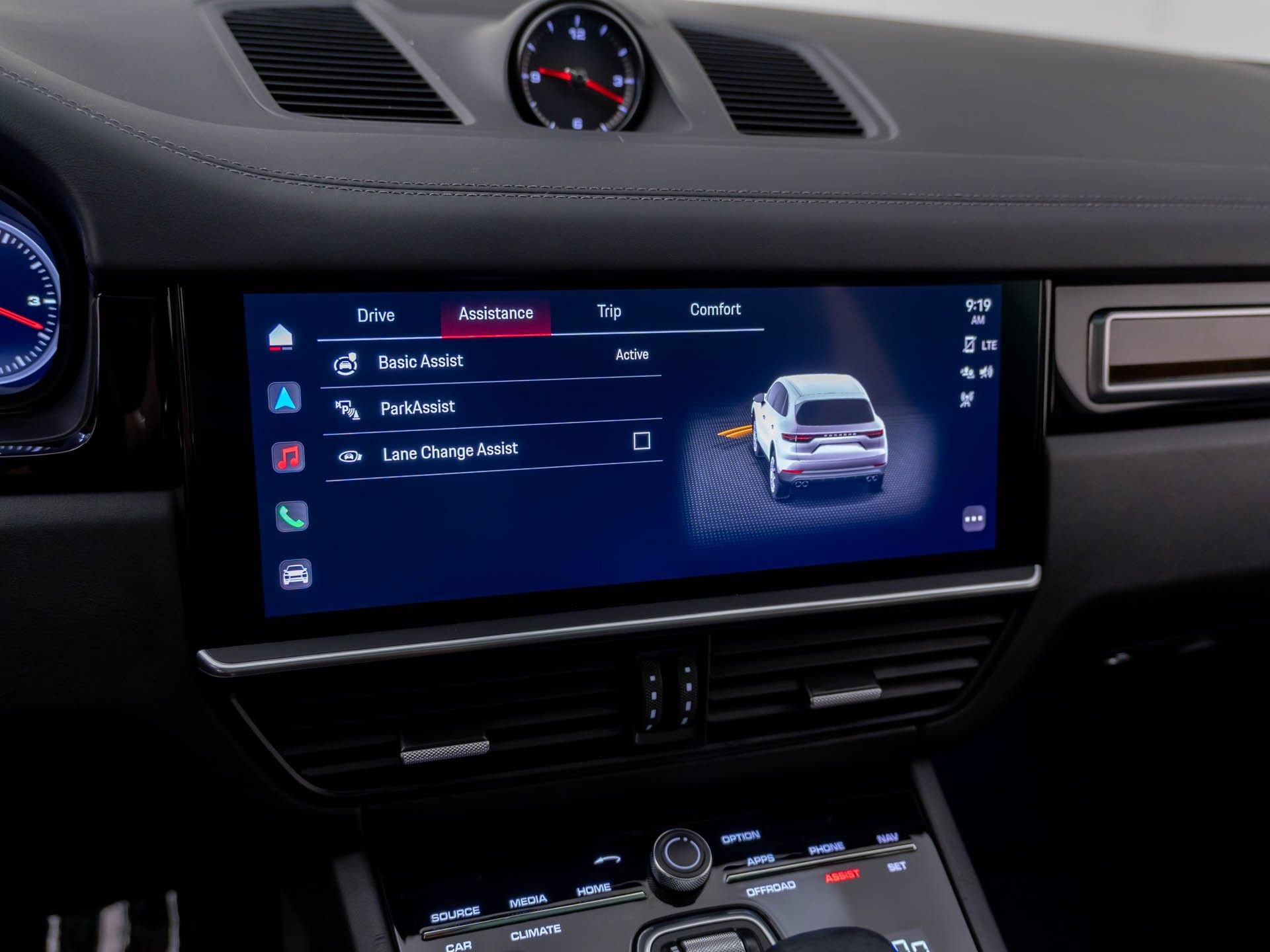 Certified 2023 Porsche Cayenne Platinum Edition AWD/4WD image 27