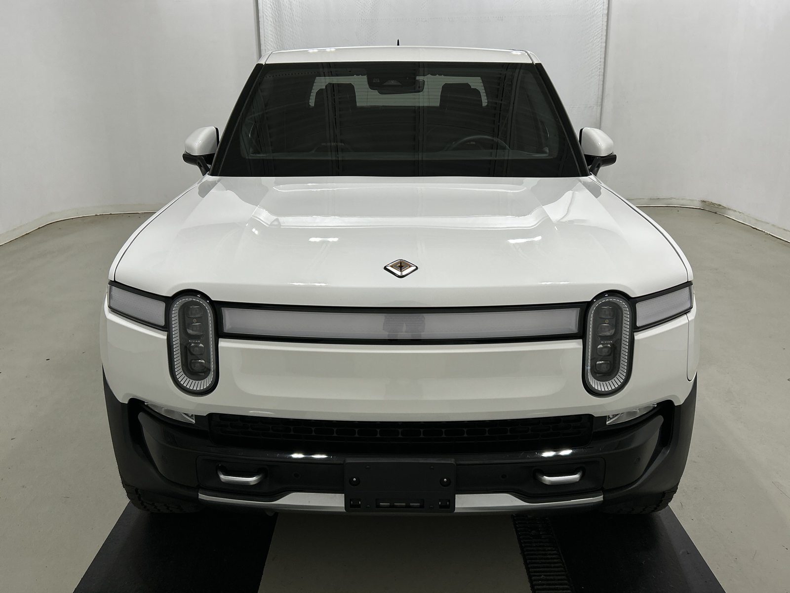 Used 2024 Rivian R1T Adventure Quad AWD/4WD image 8