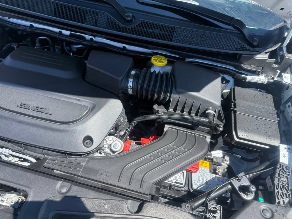 New 2027 Chrysler Pacifica Select w/ Family Tech Group FWD image 66