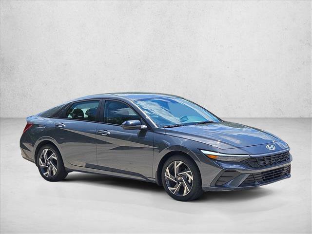 Used 2025 Hyundai Elantra Sport FWD image 3