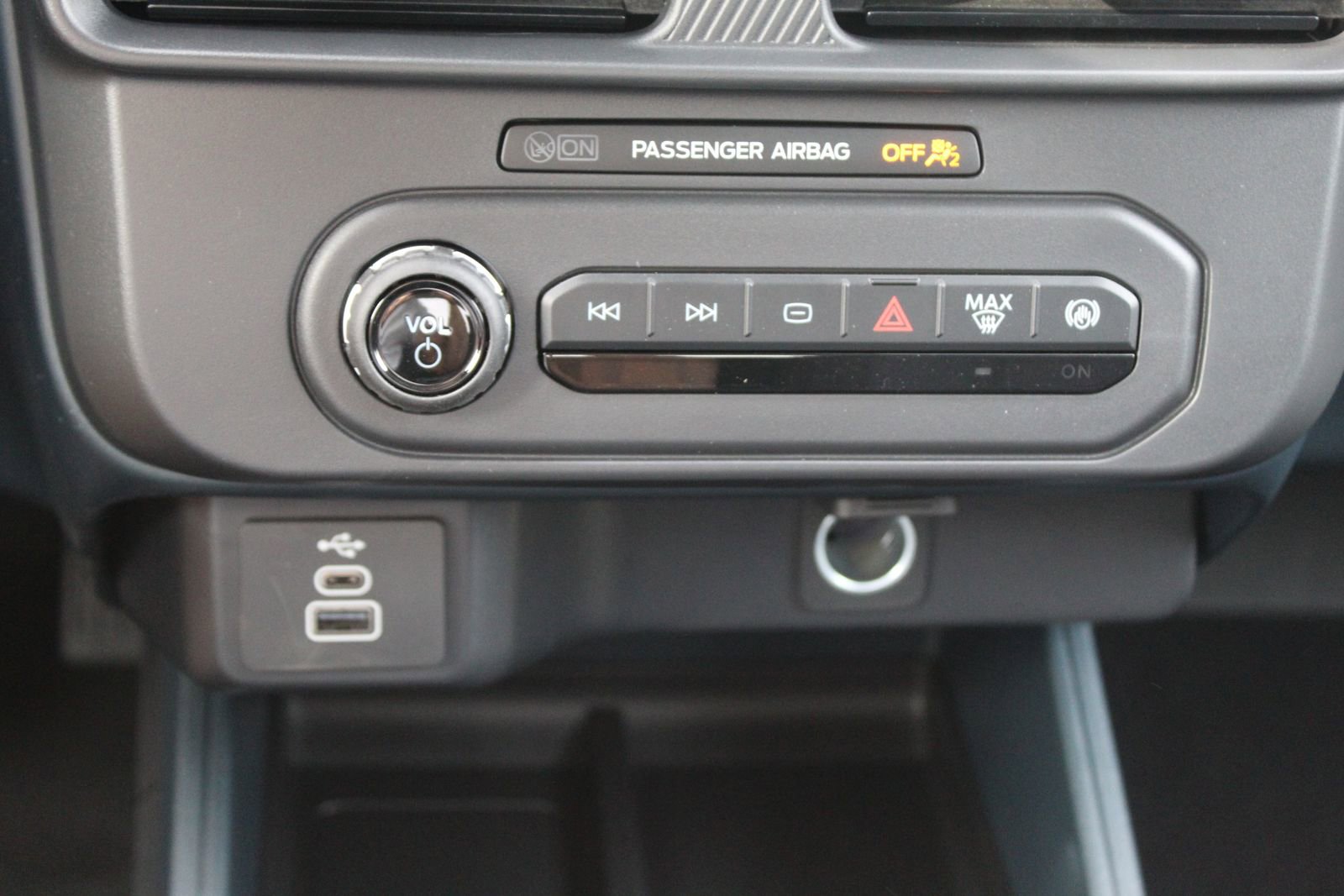 New 2025 Ford Maverick XL w/ 4K Tow Package image 25