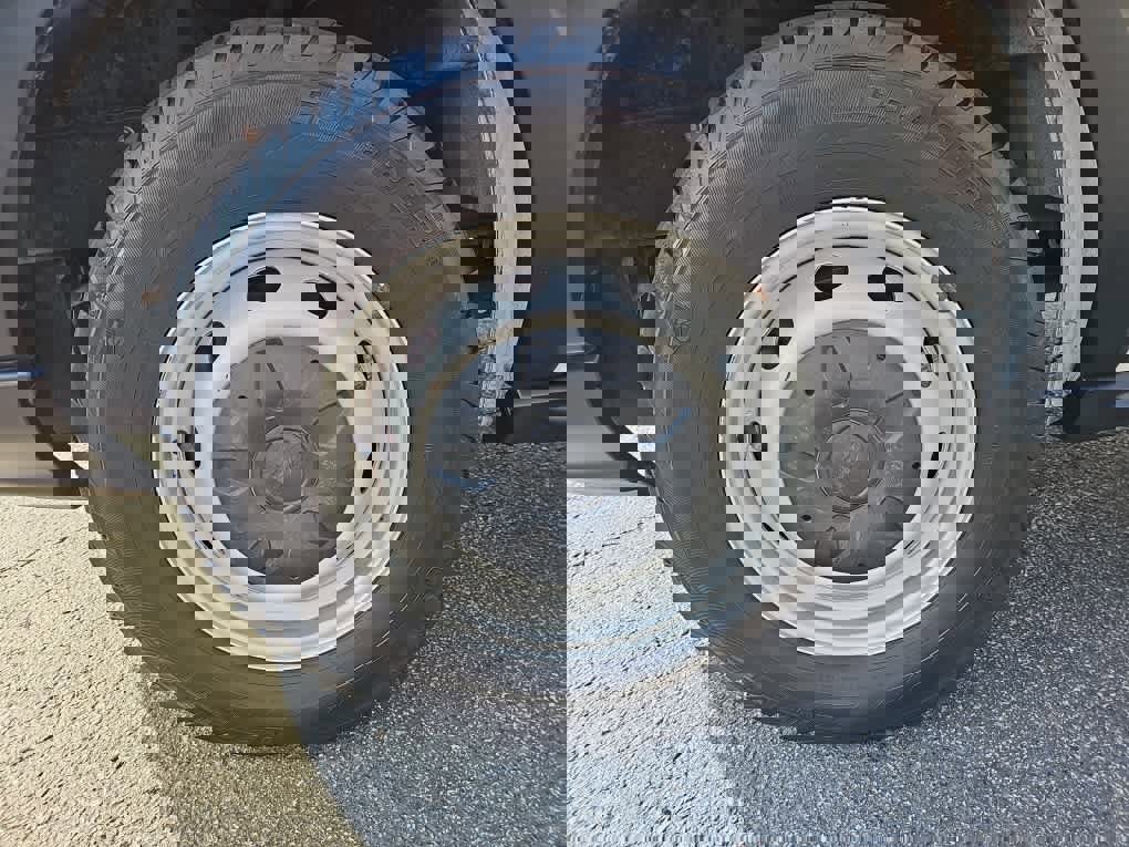 Used 2019 Ford Transit 250 148 Medium Roof image 9