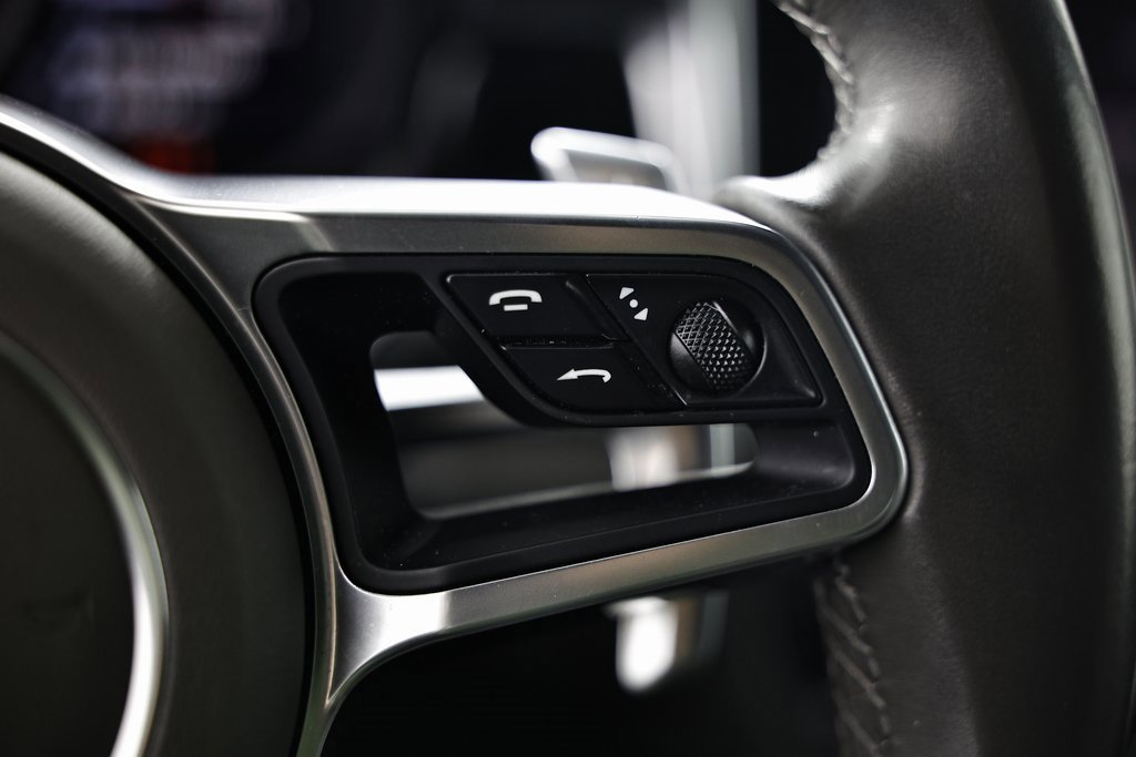 Used 2021 Porsche Macan image 36