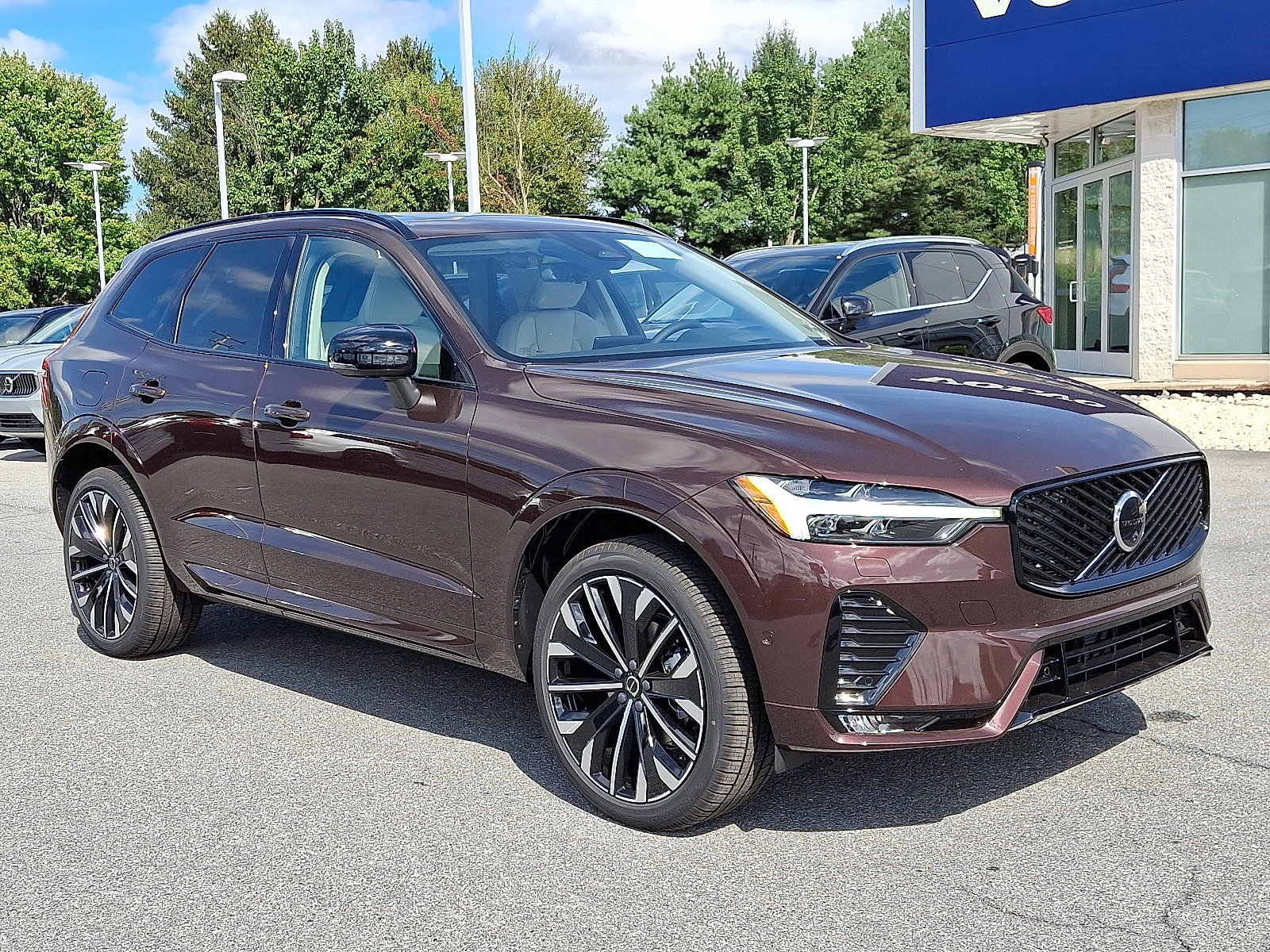 New 2026 Volvo XC60 B5 Ultra w/ Protection Package Premier image 1