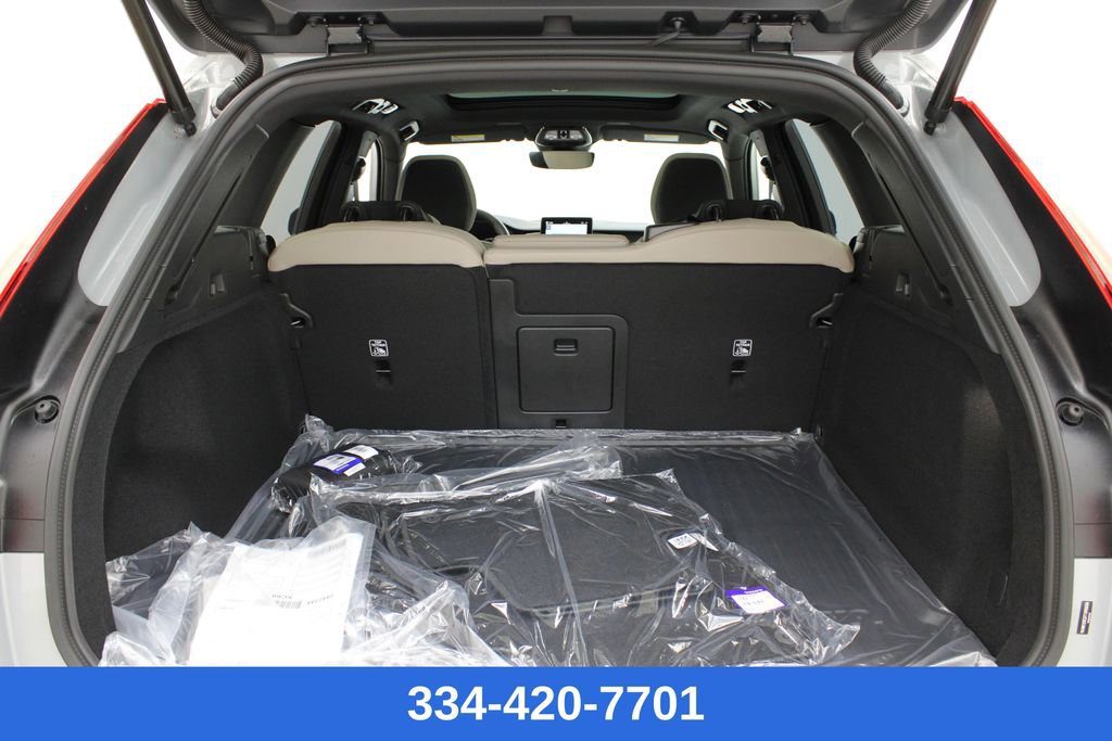 New 2026 Volvo XC60 B5 Plus w/ Protection Package Premier image 30