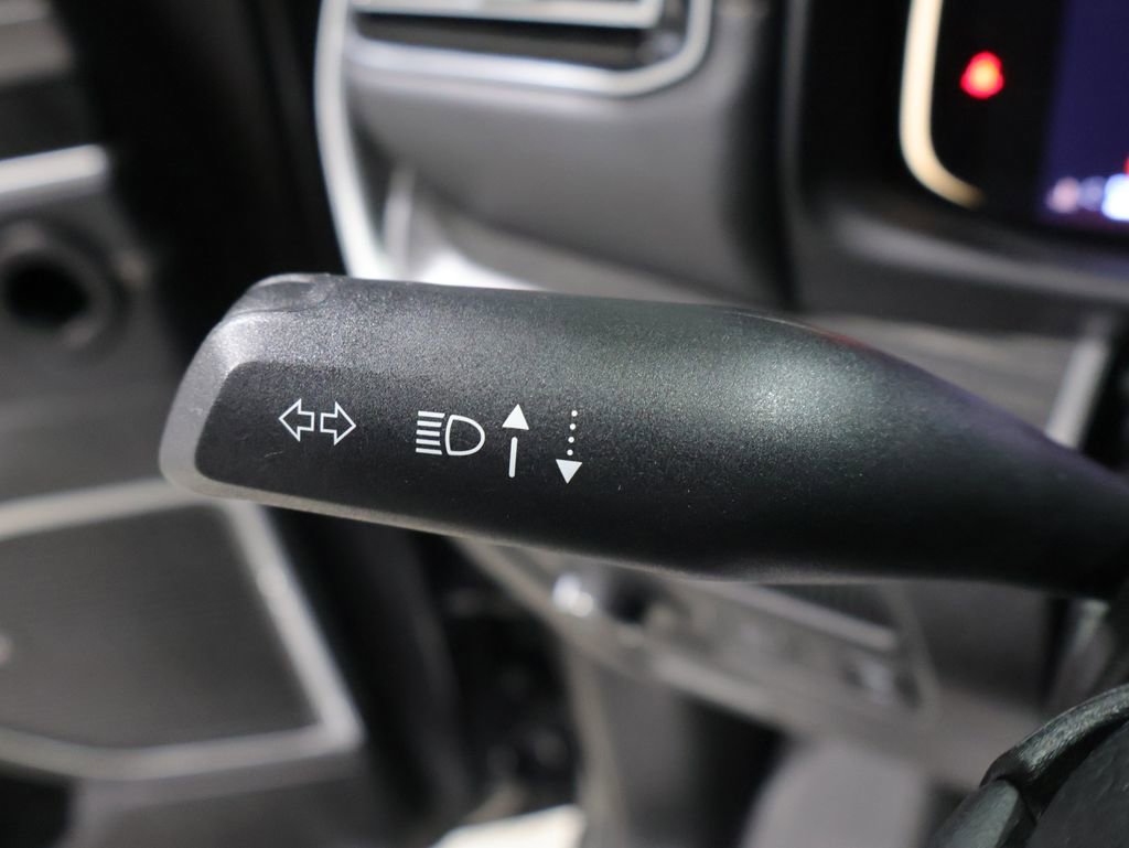 Used 2024 Jeep Wagoneer L Series III w/ Flexible Seating Group image 39