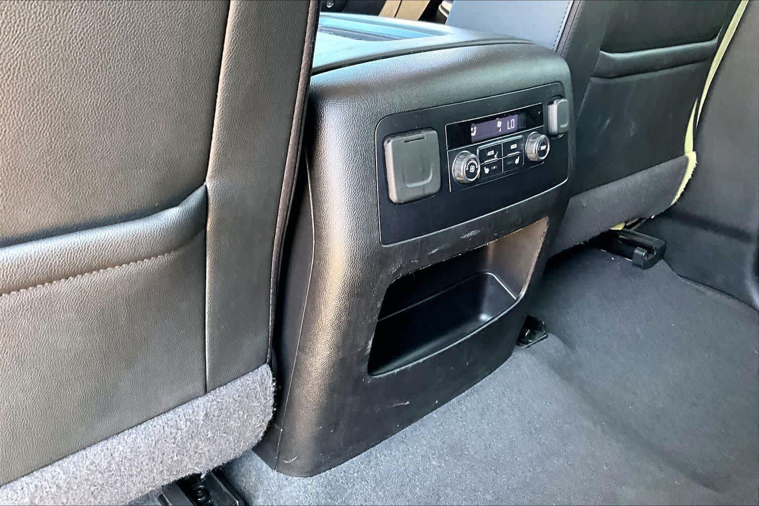 Used 2020 Chevrolet Tahoe Premier AWD/4WD image 34