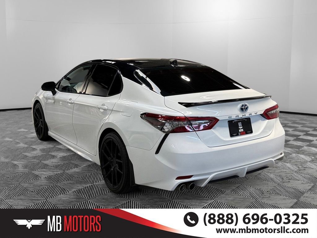 Used 2022 Toyota Camry XSE FWD image 6