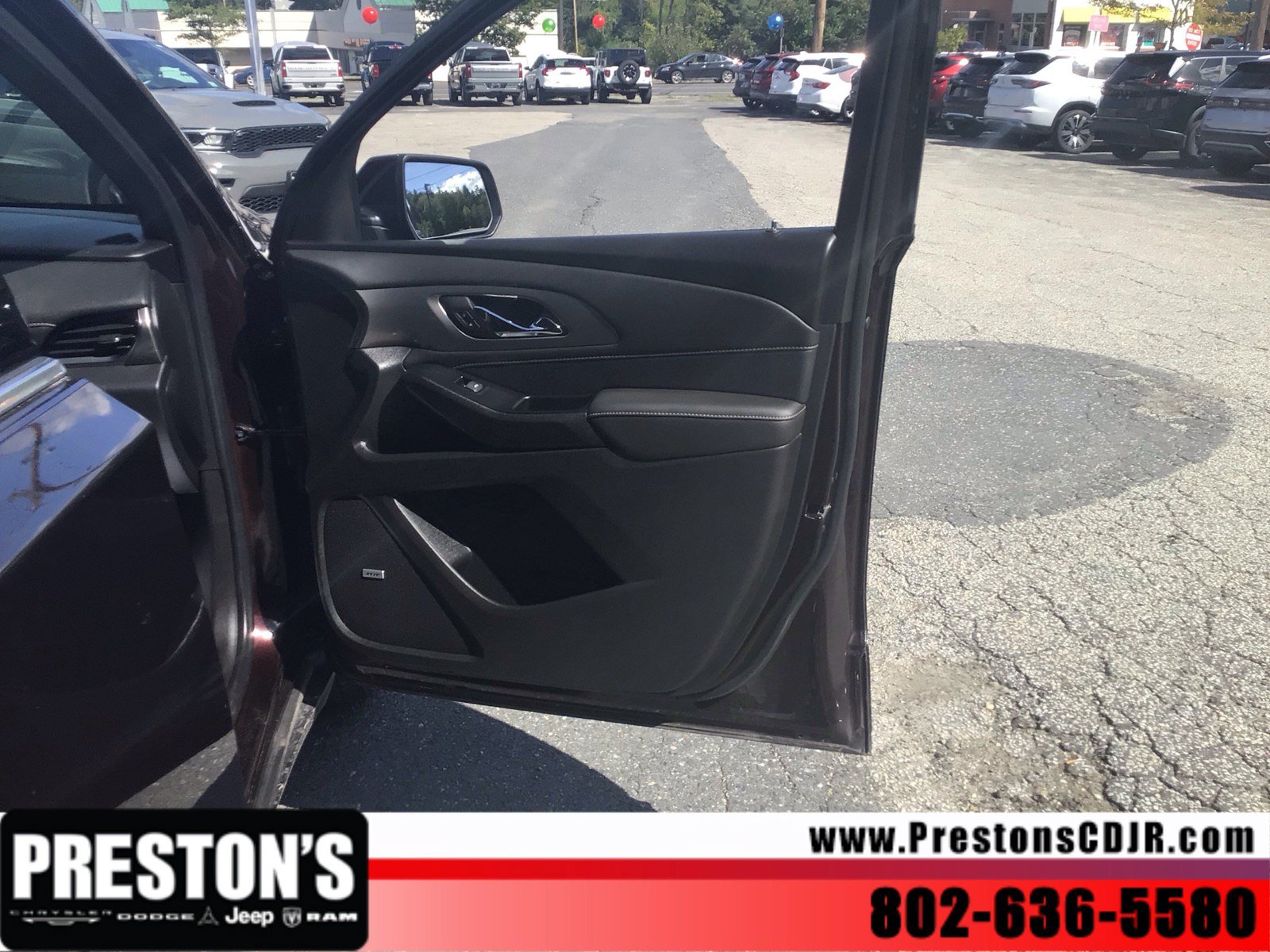Used 2023 Chevrolet Traverse Premier AWD/4WD image 29