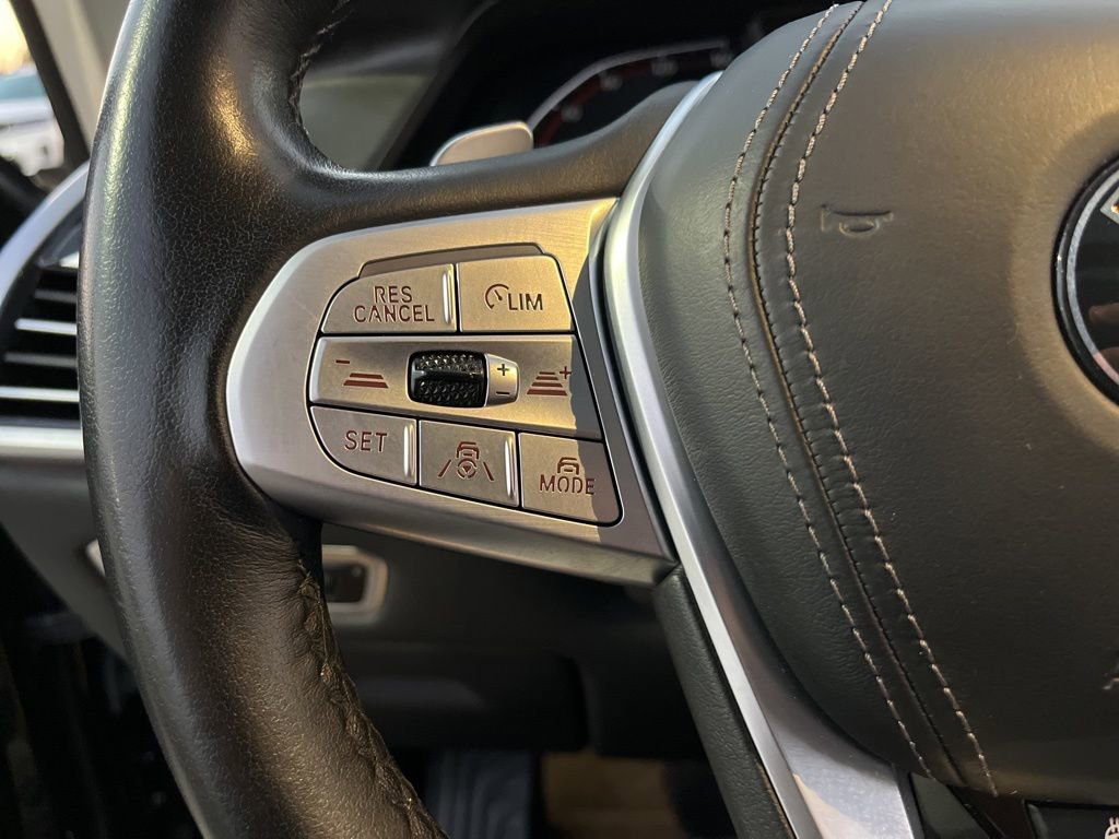 Used 2022 BMW X7 xDrive40i w/ Executive Package image 22