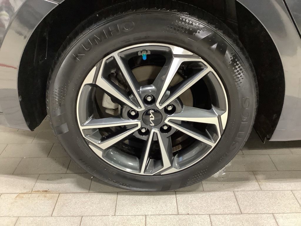 Certified 2023 Kia Forte LXS image 27