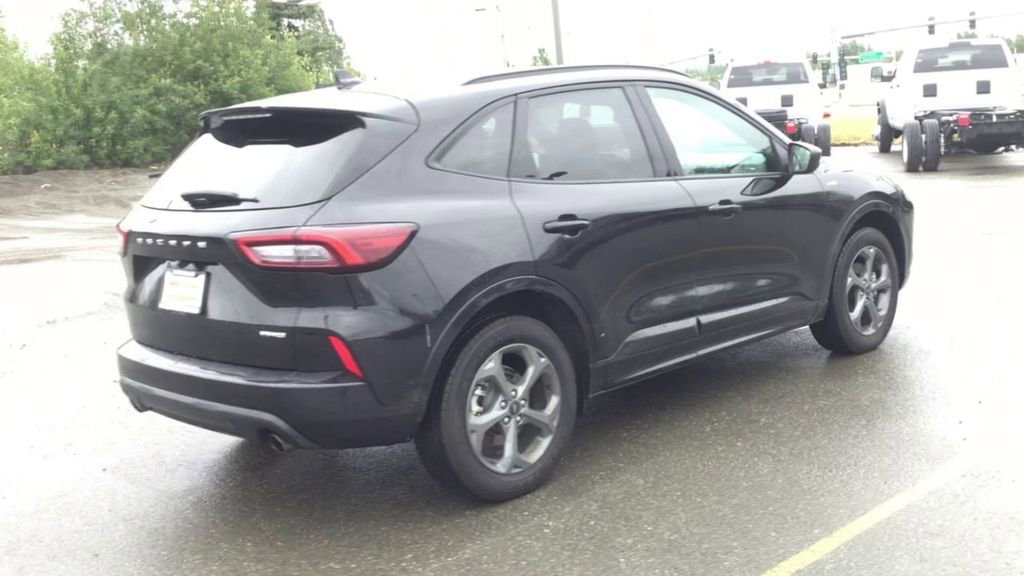 Used 2024 Ford Escape ST-Line image 8