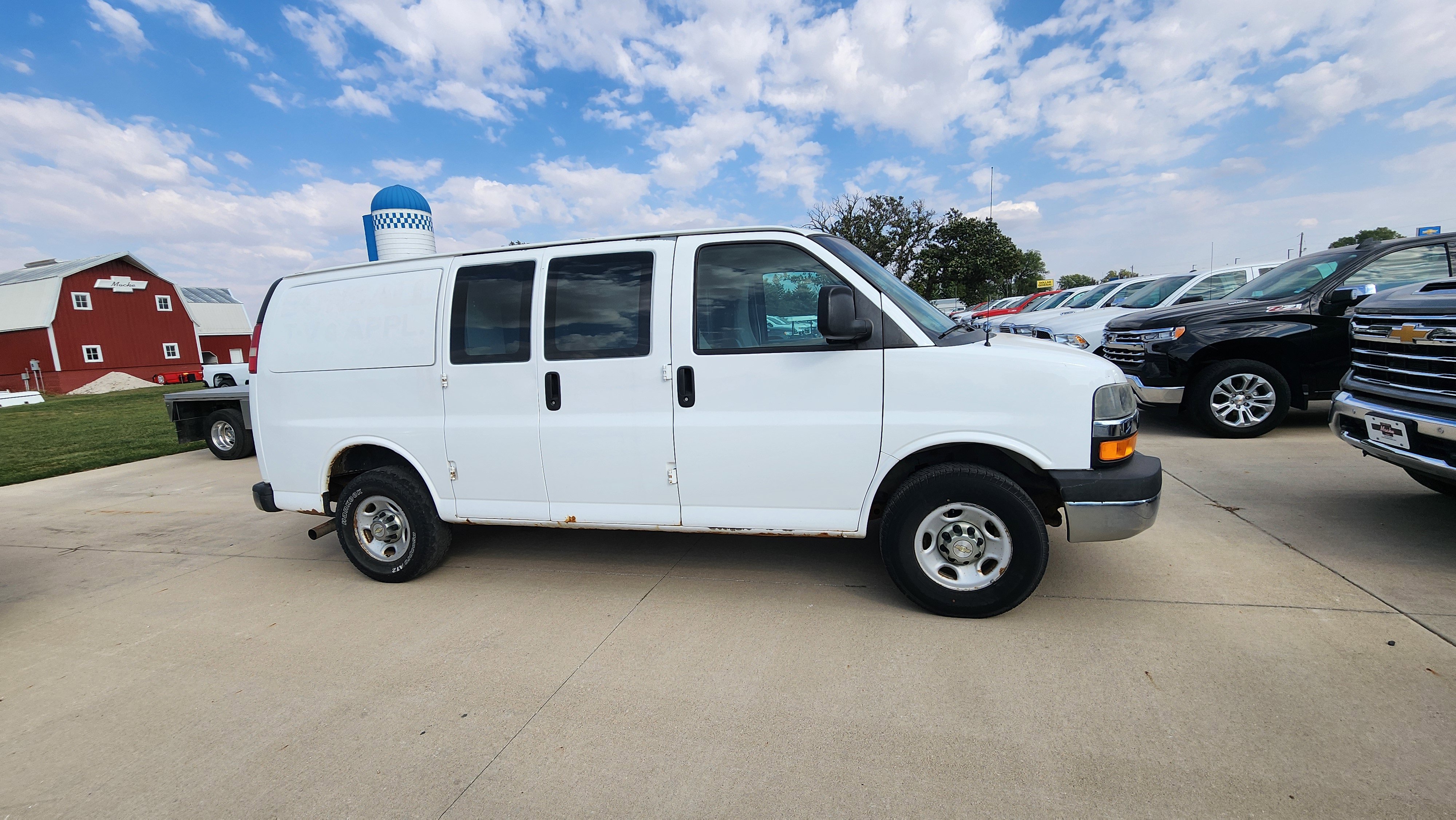 Used 2014 Chevrolet Express 2500 w/ Express Access Plus Package image 4