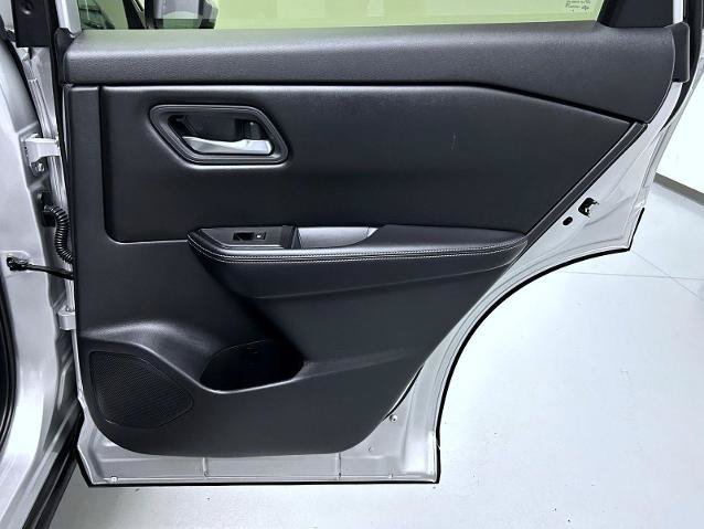 Certified 2025 Nissan Rogue SV AWD/4WD image 17