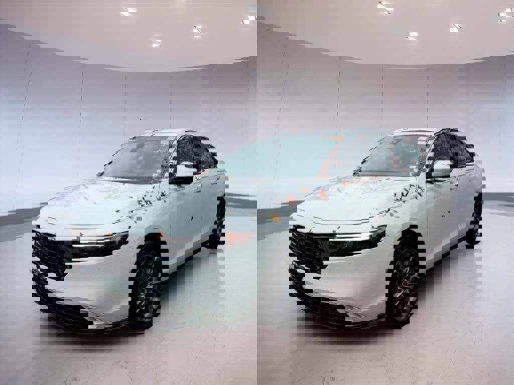 Used 2024 Honda Accord EX image 2