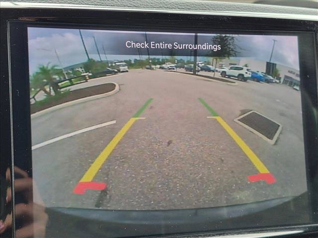 Used 2025 Chrysler Pacifica Limited FWD image 16
