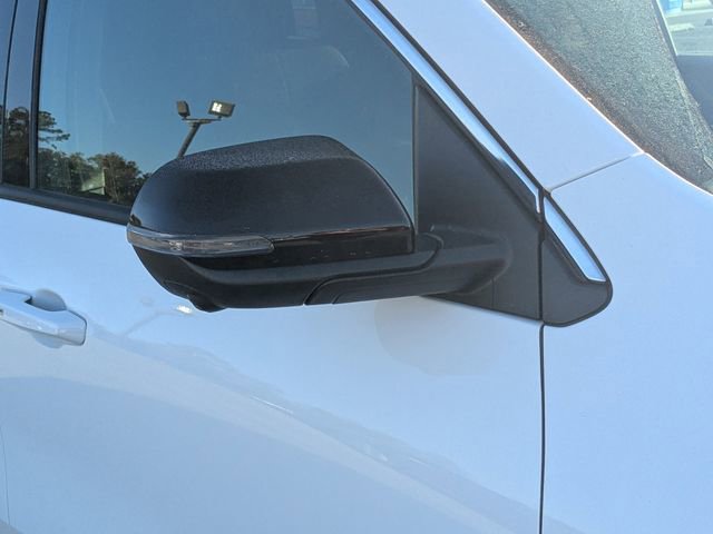 Used 2025 GMC Acadia Elevation image 10