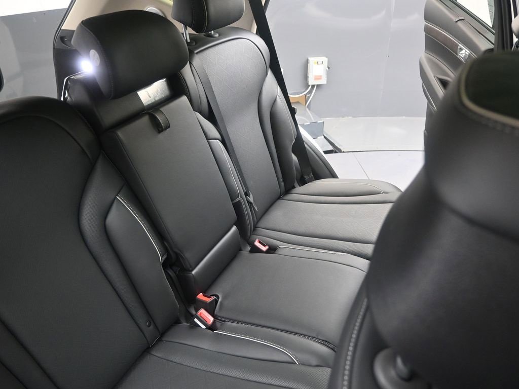 New 2025 Genesis GV80 2.5T Prestige image 16