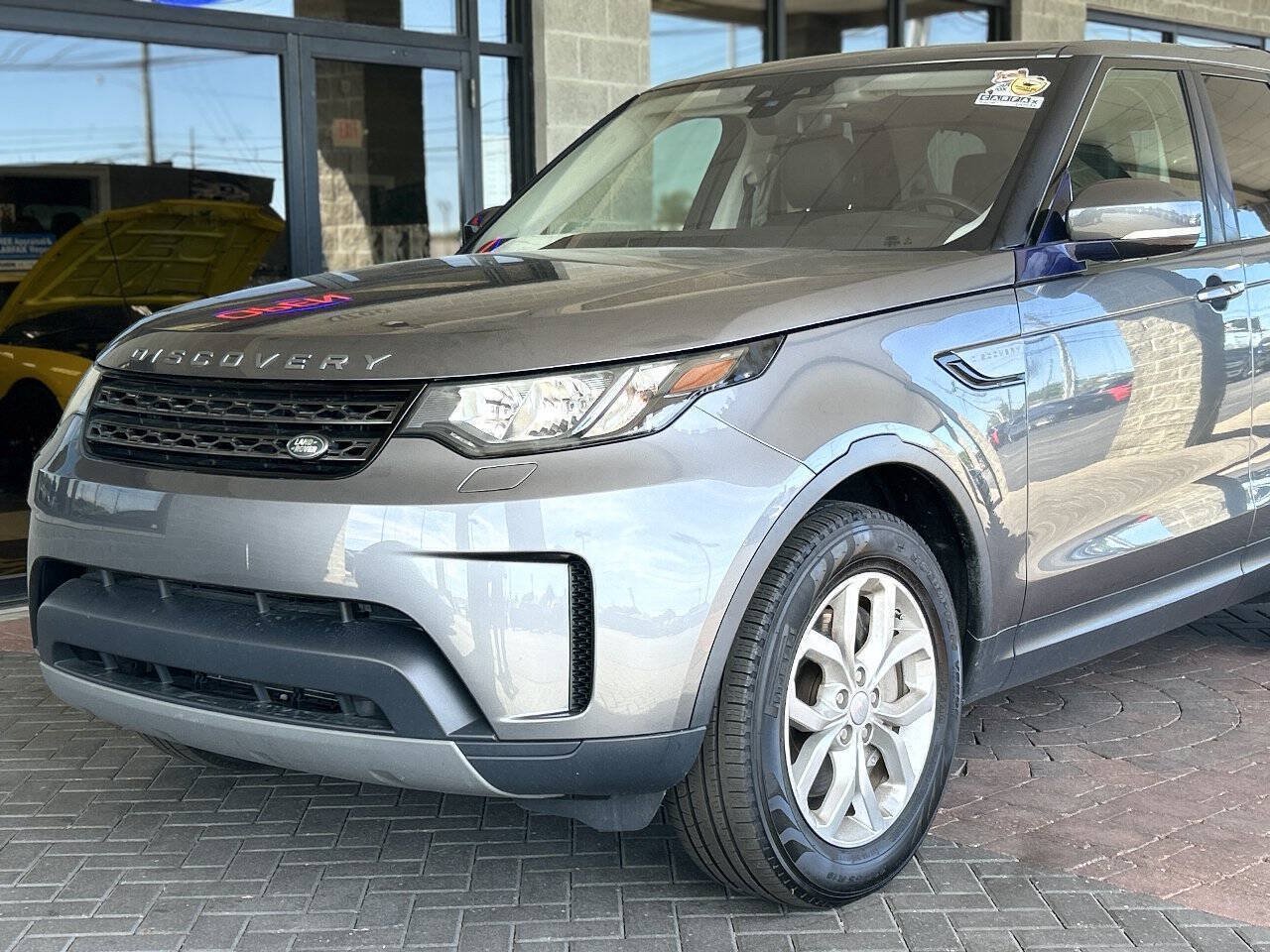 Used 2018 Land Rover Discovery SE AWD/4WD image 91