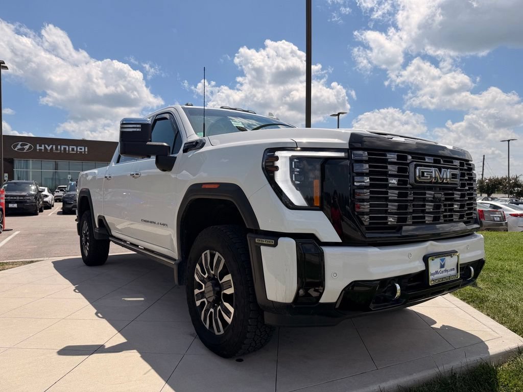 Used 2025 GMC Sierra 3500 Denali Ultimate w/ Snow Plow Prep/Camper Package AWD/4WD image 11
