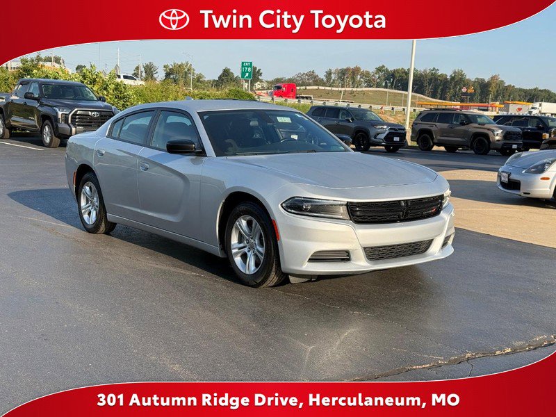 Used 2023 Dodge Charger SXT image 1
